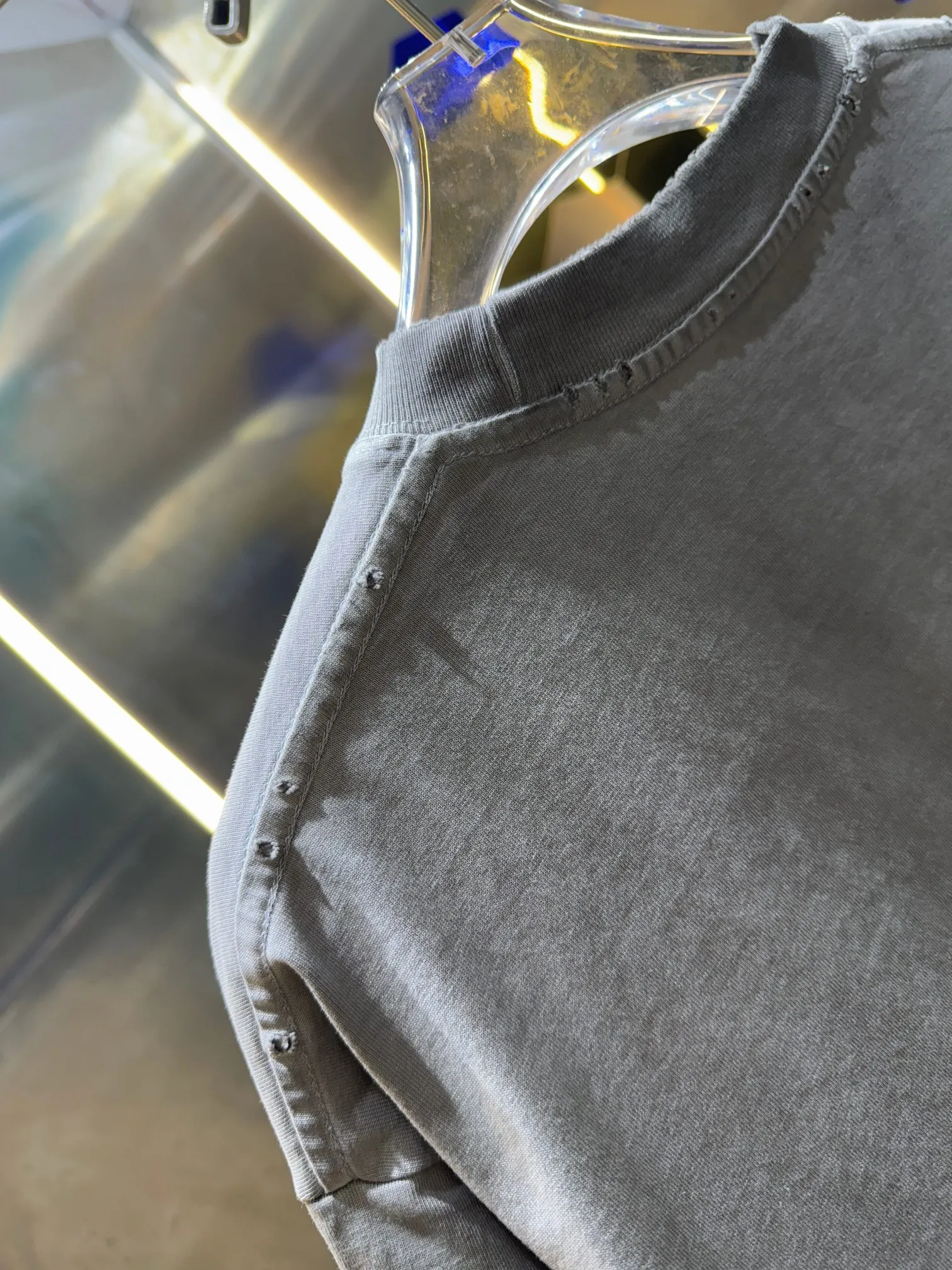 CH Crow 2026 Spring and Summer New Arrival Washed and worn, round neck short-sleeved tee, men and women Same Style loose version, hangtag, collar label, wash mark, three labels complete Color: Washed black, Washed white, Washed gray, Washed green, Washed red Size: S M L XL XXL